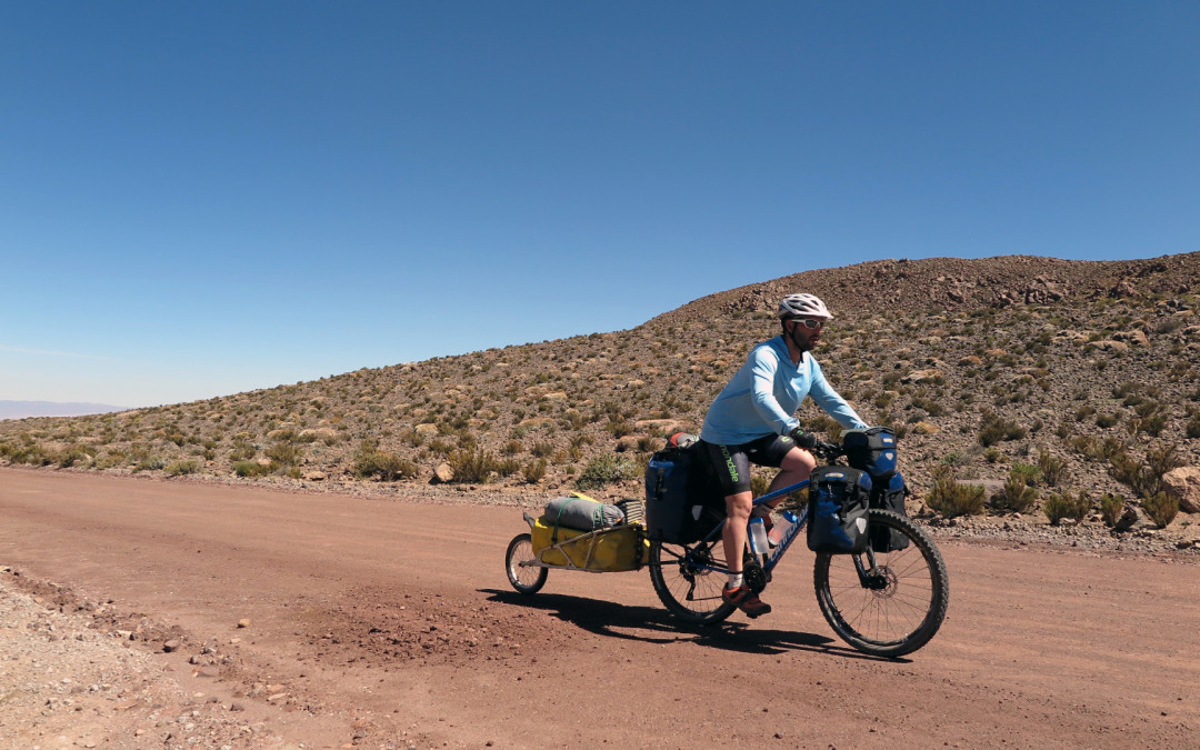 “Juan Sin Miedo”: El español que cruzará el desierto de Atacama en bicicleta